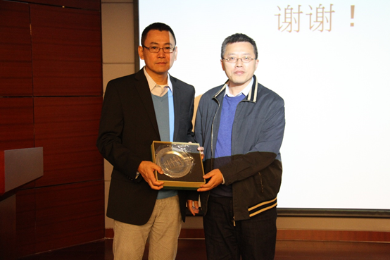 忆往昔岁月，念母校情长--访89届校友英伟文博士