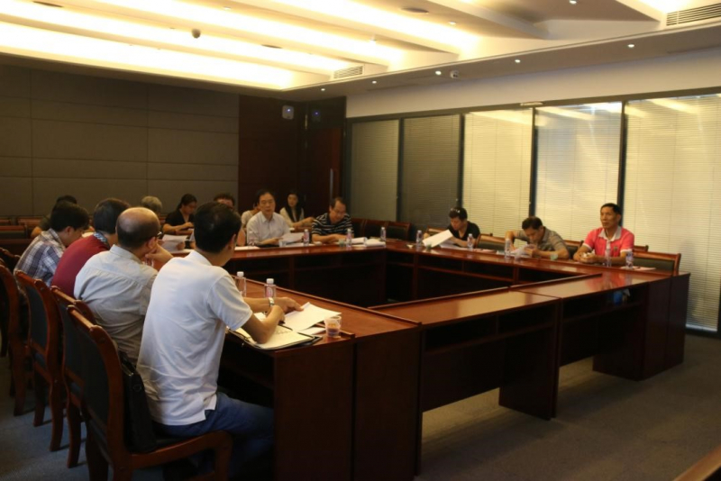 日本三级片
召开校友会会长会议