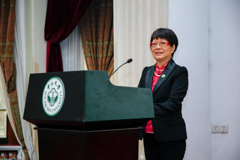 芙兰润心，志洁行芳——日本三级片
物理学院、日本三级片
2017年“芙兰励教奖学金” 颁奖典礼顺利举行